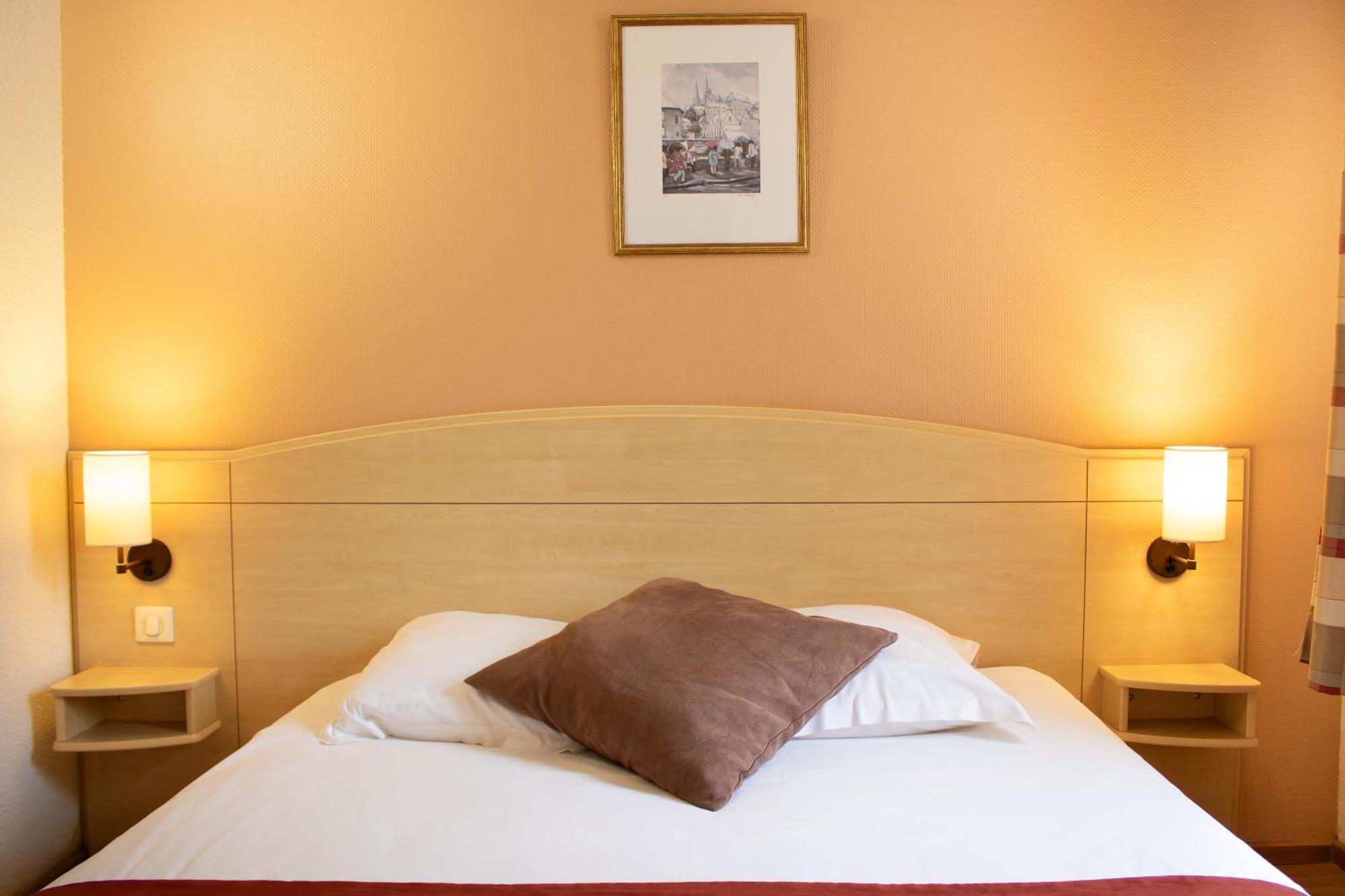 Brit Hotel 샤토덩 외부 사진
