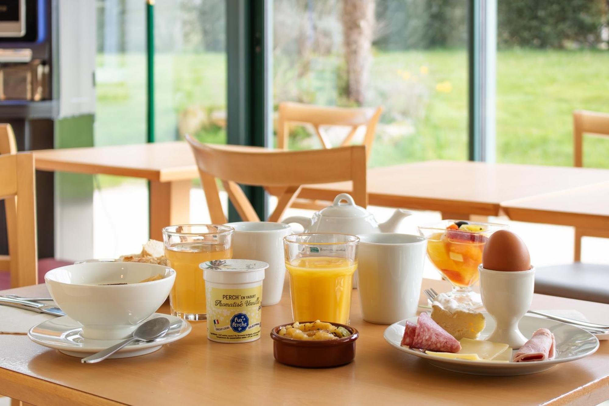 Brit Hotel 샤토덩 외부 사진