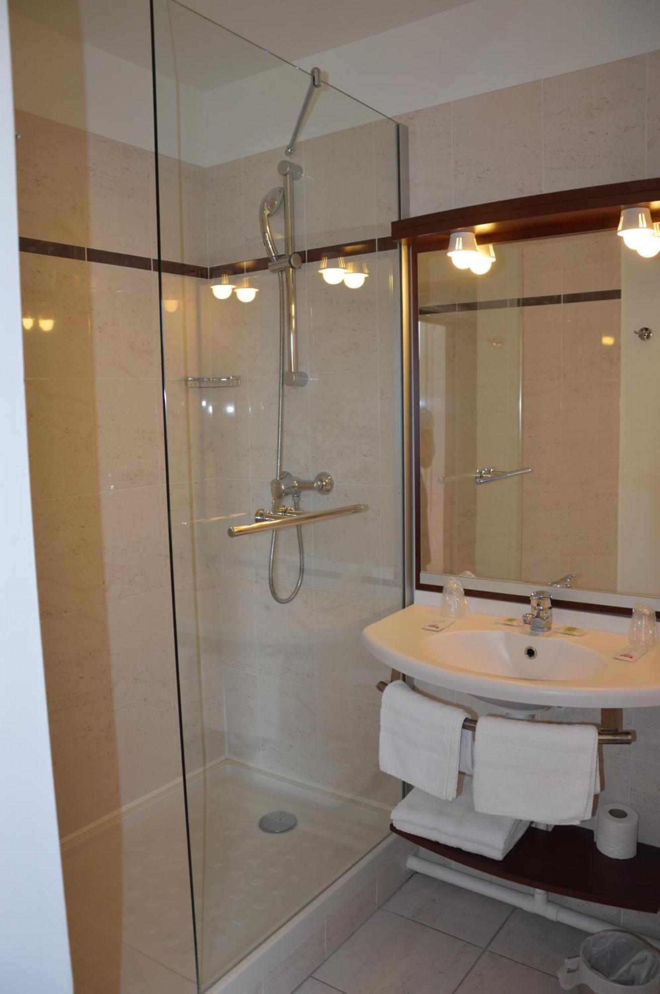 Brit Hotel 샤토덩 외부 사진