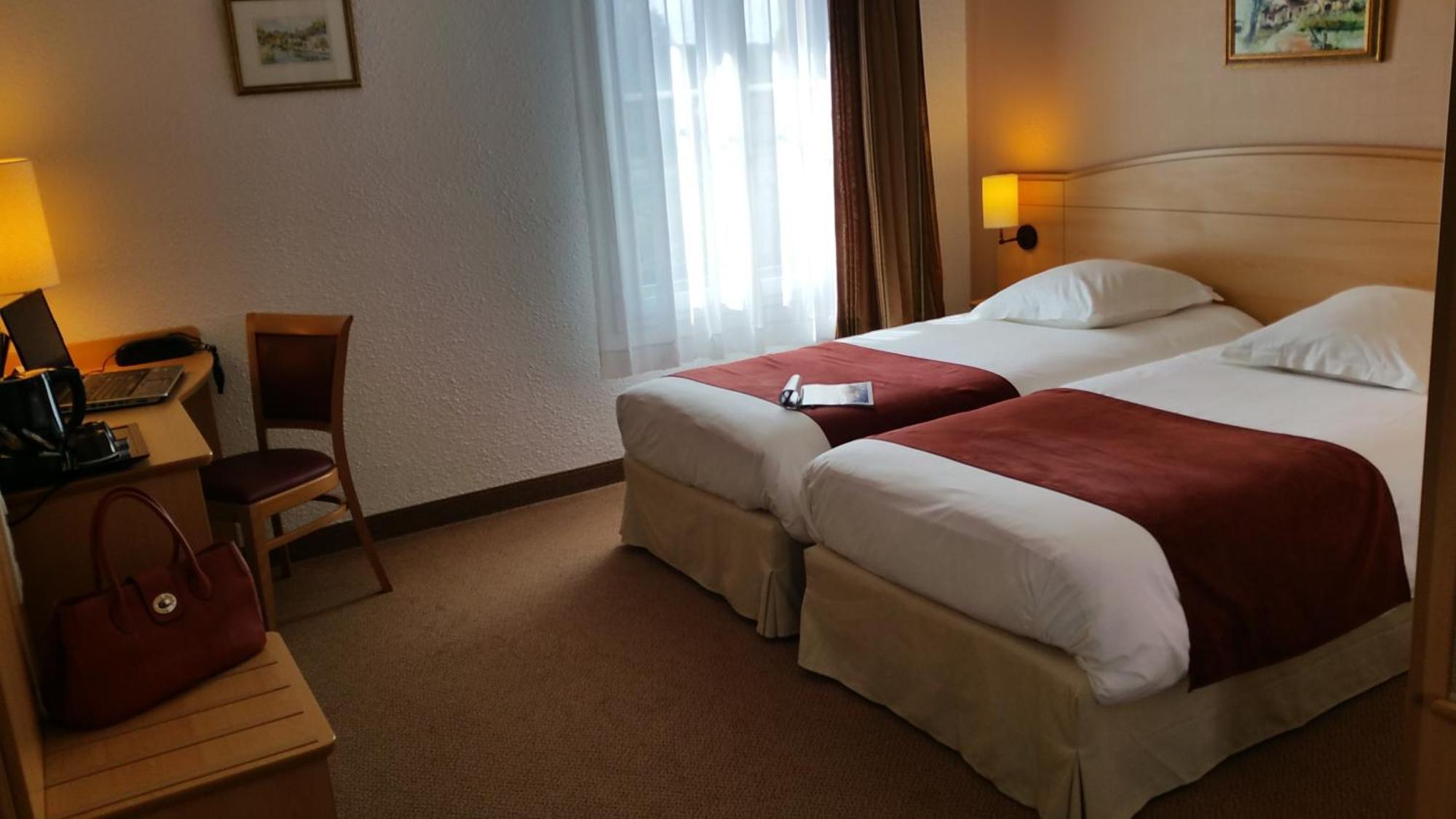 Brit Hotel 샤토덩 외부 사진